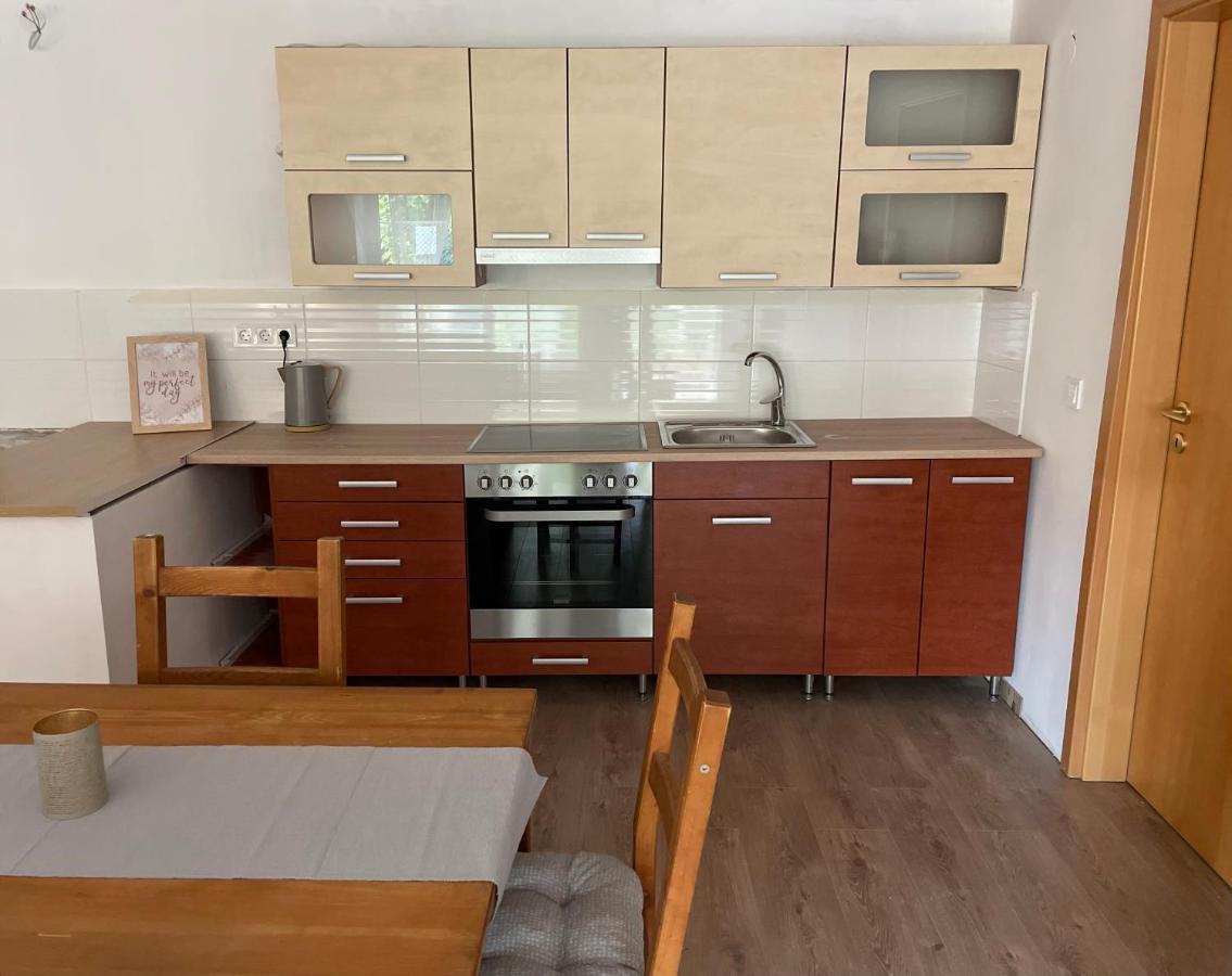 Boni Apartman Mişcolţ Exterior foto