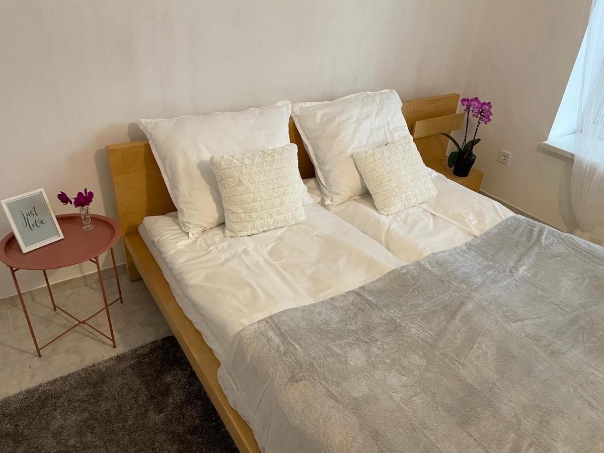 Boni Apartman Mişcolţ Exterior foto